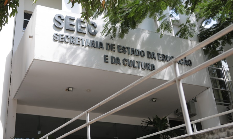 SEEC abre processo seletivo para contratação de profissionais para o